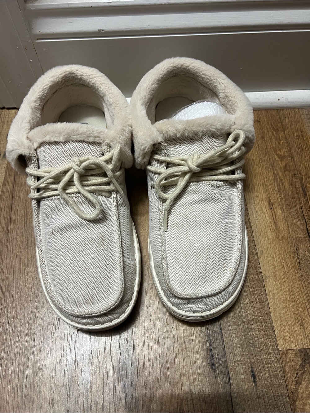 Hey Dude Kids Cream Sherpa-Lined Lace-Up Slip-Ons